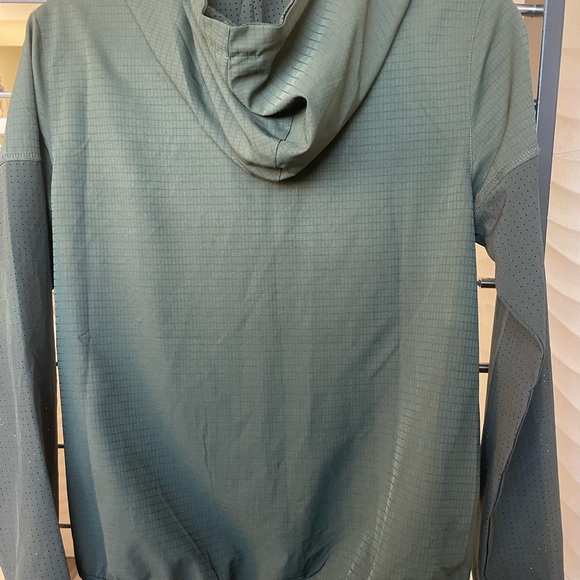 Vuori jacket like New marked down to $45 - Picture 2 of 5